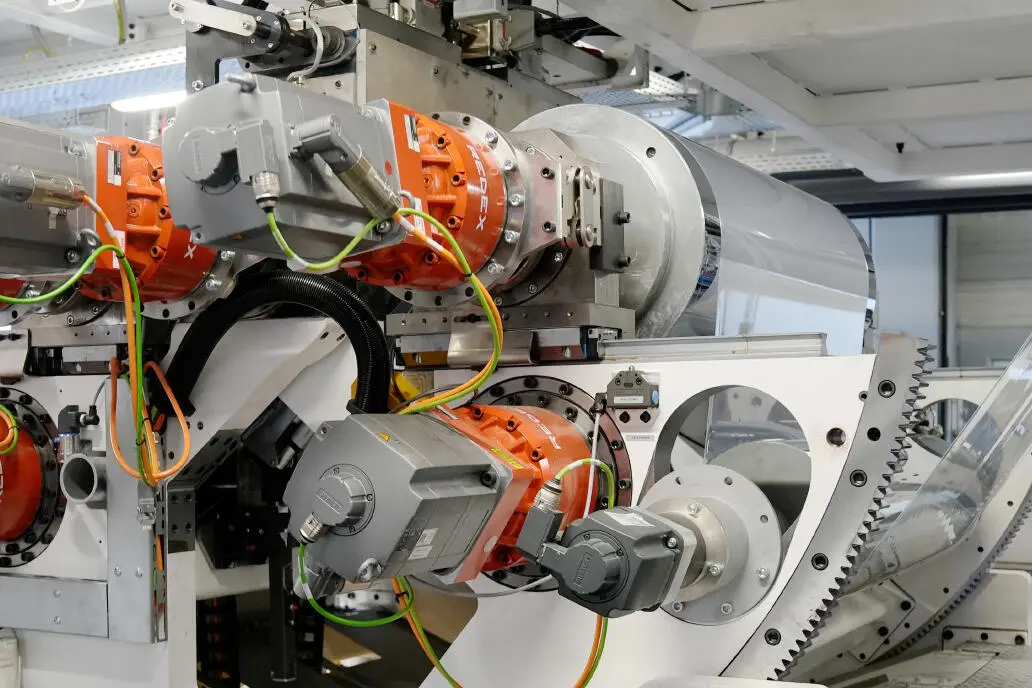 Downgauging without compromise: the new EVEREX HYBRID polishing stack 